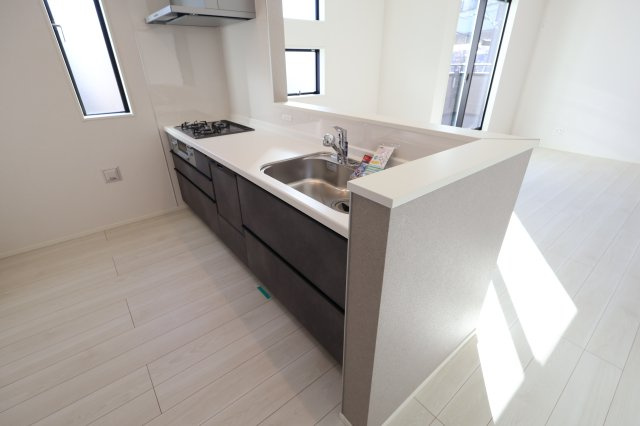 《仲介手数料無料》中央区上峰３丁目3-12新築一戸建てTIARAのキッチン