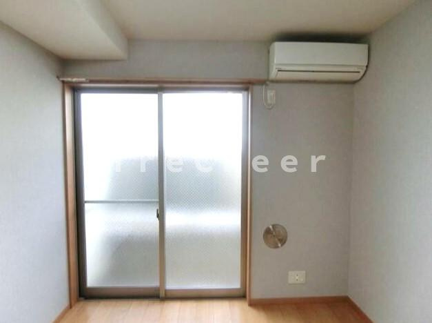 ノベル高台の寝室