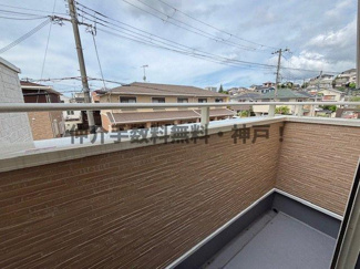 【バルコニー】 | 明石市朝霧町3丁目　新築戸建　仲介手数料無料！ | バルコニーがあります