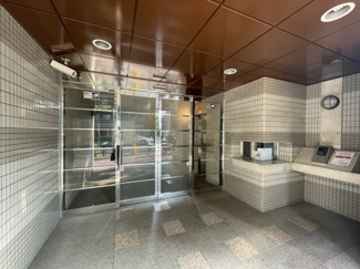 【エントランス】