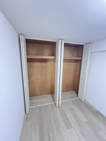 大阪市城東区天王田の賃貸マンションの収納