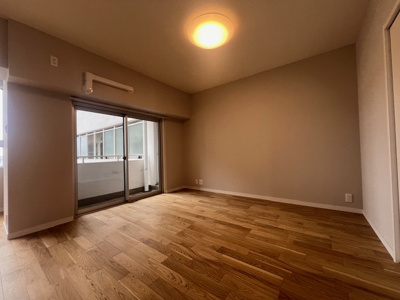 【居間・リビング】 | 湘南台駅前分譲共同ビル | 使いやすい居間です