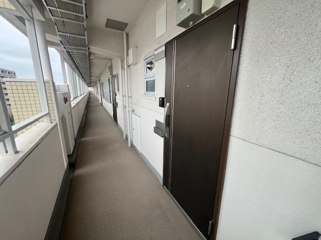 【玄関】 | 湘南台駅前分譲共同ビル | 落ち着いた玄関です