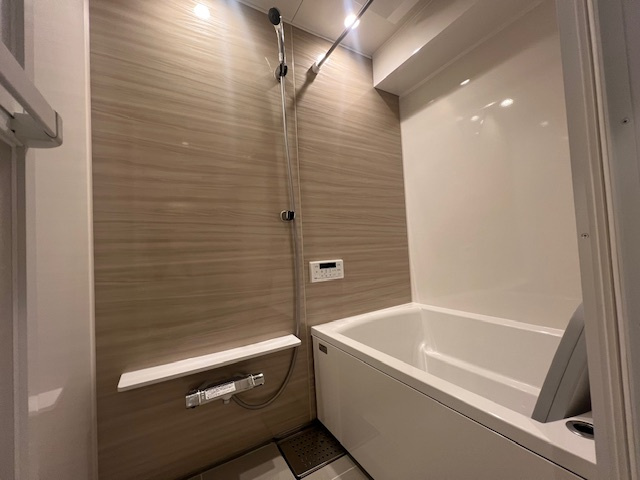 【浴室】 | 湘南台駅前分譲共同ビル | ゆったり過ごせるお風呂です