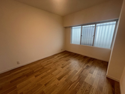 【洋室】 | 湘南台駅前分譲共同ビル | 明るい洋室です