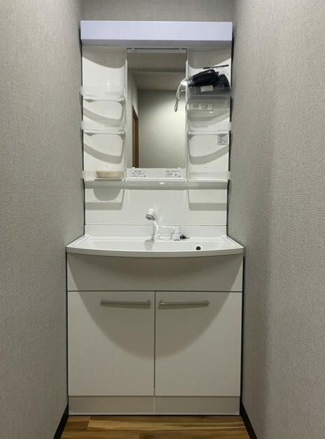 船橋市三山1丁目　一棟売アパートの独立洗面台