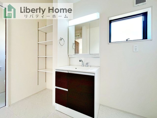 小美玉市小川第1　新築戸建　3号棟の独立洗面台