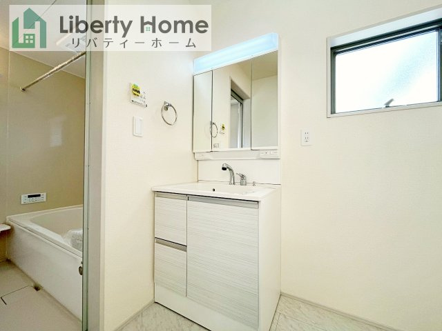 小美玉市小川第1　新築戸建　2号棟の独立洗面台