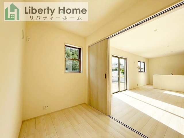 小美玉市小川第1　新築戸建　2号棟の洋室