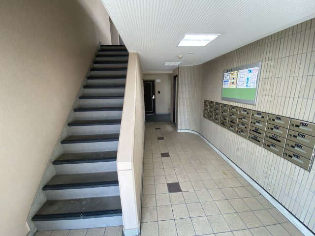 メゾン楠のエントランス