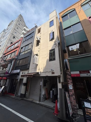 新宿土地建物第８ビルの外観