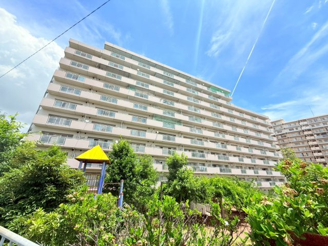 県営伊川谷第2高層住宅2号棟の外観