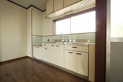 富田戸建2のキッチン|※写真は別の部屋のものです。