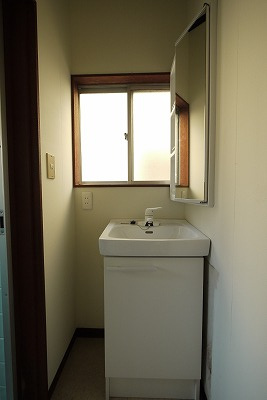 富田戸建2の洗面所|※写真は別の部屋のものです。