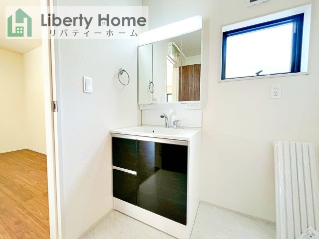 小美玉市小川第1　新築戸建　1号棟の独立洗面台