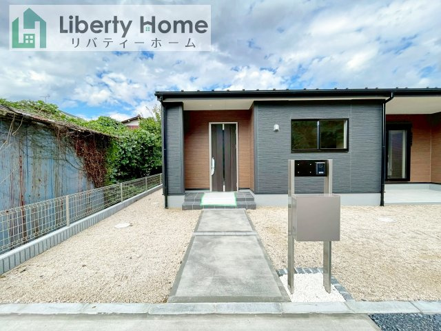 小美玉市小川第1　新築戸建　1号棟のエントランス