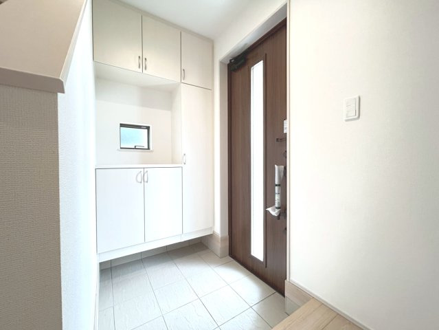 ハートフルタウン　一宮市定水寺　全2区画分譲の玄関|玄関ドアの鍵はディンプルキーと内側はサムターンキーになっており防犯性の高い仕様になっています。