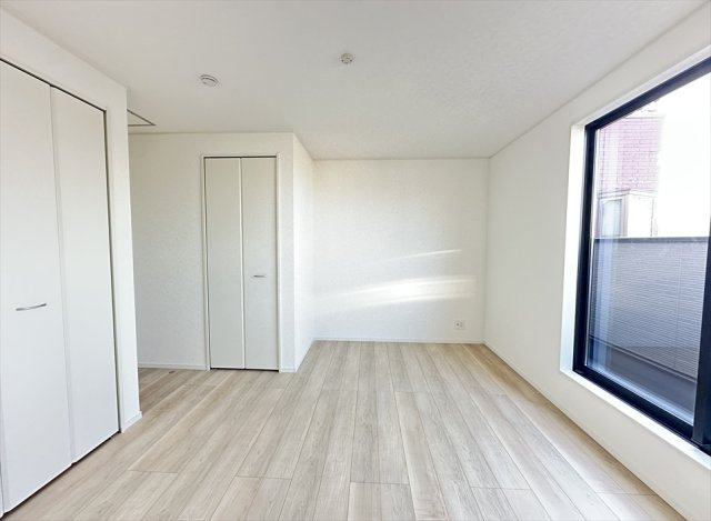 【洋室】 | 新座市北野2丁目　新築一戸建住宅　全2棟　(志木本店) | 洋室7.8帖／2025年12月11日撮影　