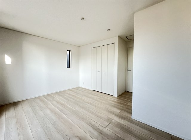 【洋室】 | 新座市北野2丁目　新築一戸建住宅　全2棟　(志木本店) | 洋室7.8帖／2025年12月11日撮影　