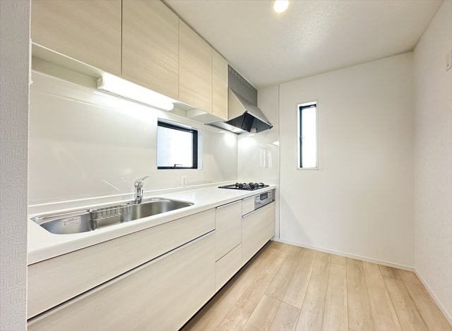 【外観】 | 新座市北野2丁目　新築一戸建住宅　全2棟　(志木本店) | 販売現地／2025年8月21日撮影　
耐震+制震のマイホームで新生活を始めませんか？