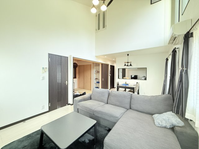 敷地160坪！つくば市安食築浅住宅の居間・リビング