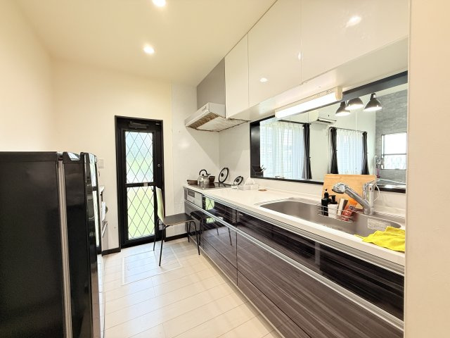 敷地160坪！つくば市安食築浅住宅のキッチン