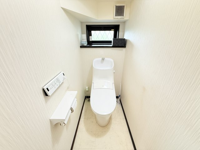 敷地160坪！つくば市安食築浅住宅のトイレ