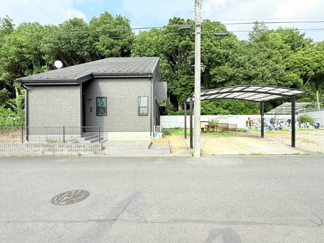 敷地160坪！つくば市安食築浅住宅の前面道路含む現地写真