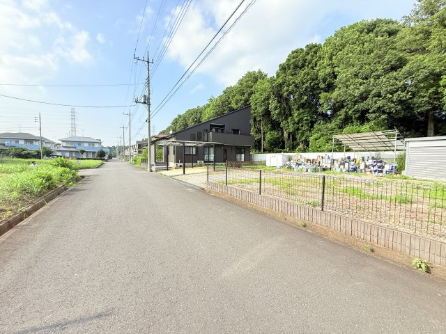 敷地160坪！つくば市安食築浅住宅の前面道路含む現地写真
