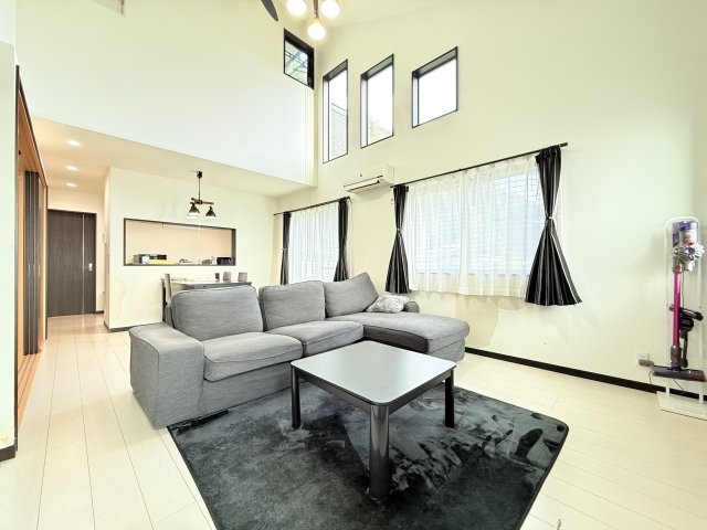 敷地160坪！つくば市安食築浅住宅の居間・リビング