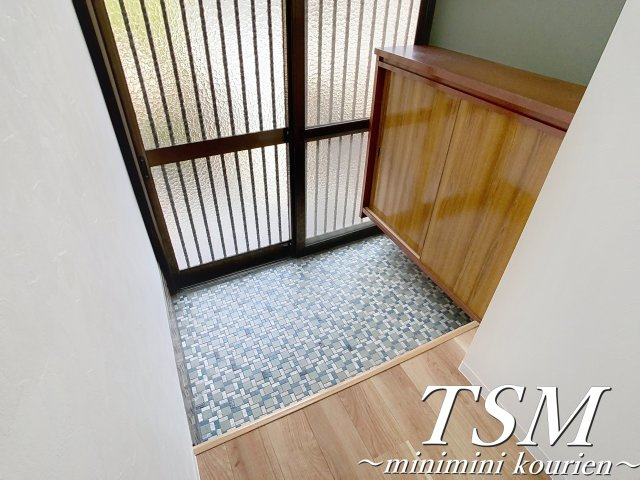 香里新町一戸建貸家の玄関