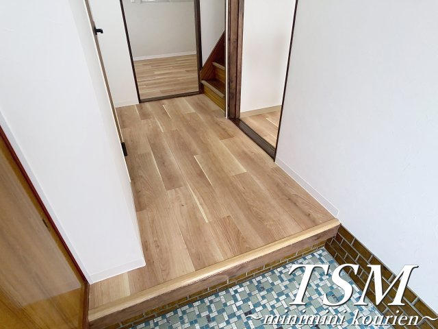 香里新町一戸建貸家の玄関