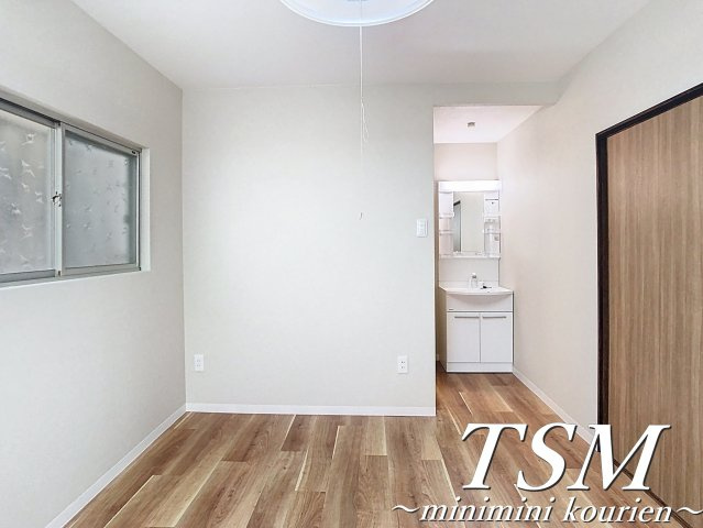 香里新町一戸建貸家の居間・リビング