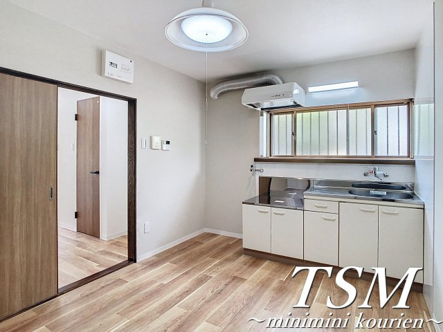 香里新町一戸建貸家の居間・リビング