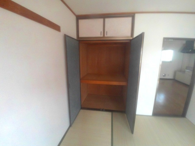 プラザ朝霧の収納