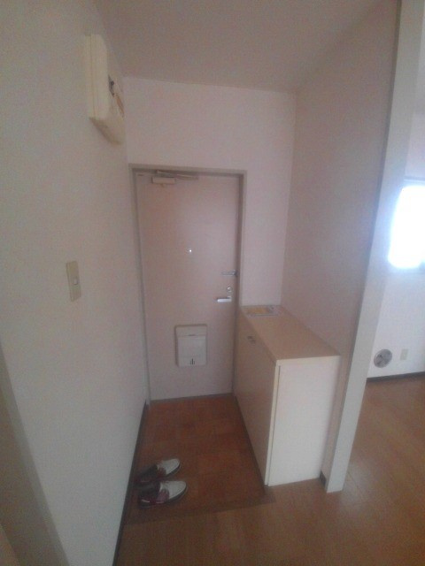 プラザ朝霧の玄関