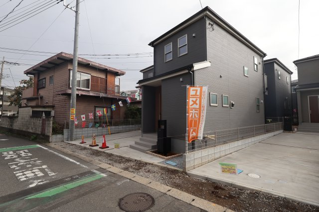 【外観】 | 《仲介手数料無料》岩槻区日の出町1-35(1号棟)新築一戸建てリーブルガーデン | 撮影日 2025年10月20日 14:20 曇り