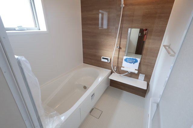 【浴室】 | 《仲介手数料無料》岩槻区日の出町1-35(1号棟)新築一戸建てリーブルガーデン | 撮影日 2025年10月20日 14:20 曇り