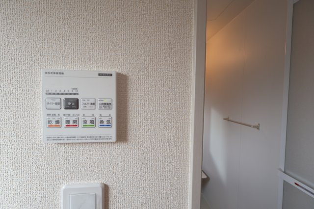 【浴室】 | 《仲介手数料無料》岩槻区日の出町1-35(1号棟)新築一戸建てリーブルガーデン | 撮影日 2025年10月20日 14:20 曇り