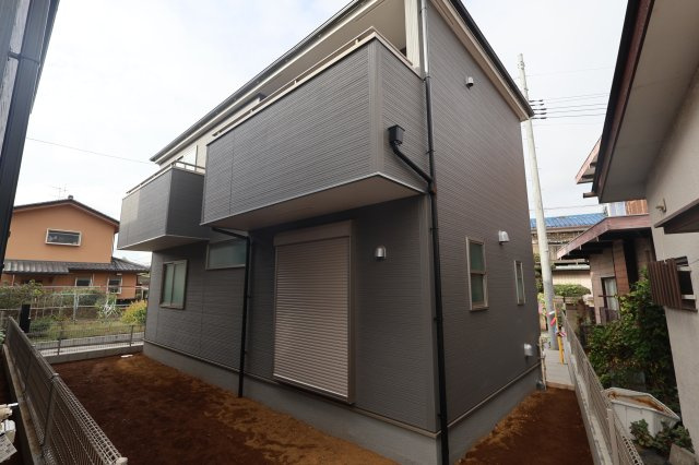 【外観】 | 《仲介手数料無料》岩槻区日の出町1-35(1号棟)新築一戸建てリーブルガーデン | 撮影日 2025年10月20日 14:20 曇り