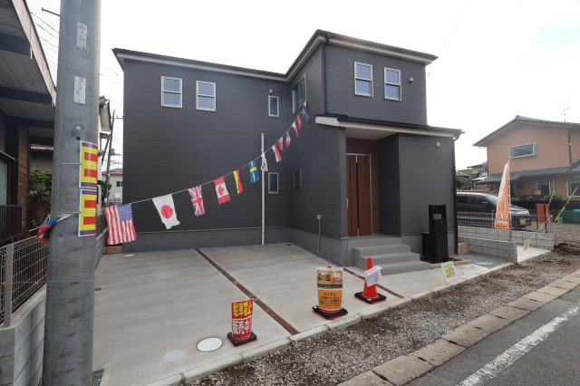 【外観】 | 《仲介手数料無料》岩槻区日の出町1-35(1号棟)新築一戸建てリーブルガーデン | 撮影日 2025年10月20日 14:20 曇り