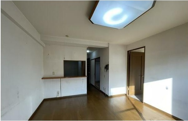 チサンマンション紀の川の居間・リビング