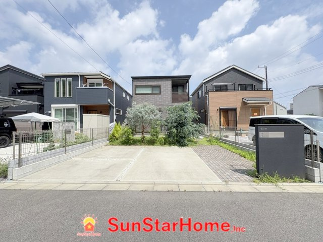 【サンスタホーム】西多摩郡瑞穂町高根　築浅中古　注文住宅の駐車場