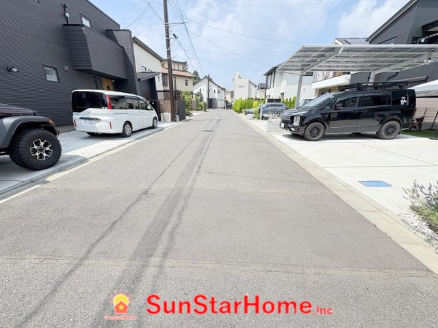 【サンスタホーム】西多摩郡瑞穂町高根　築浅中古　注文住宅の前面道路含む現地写真