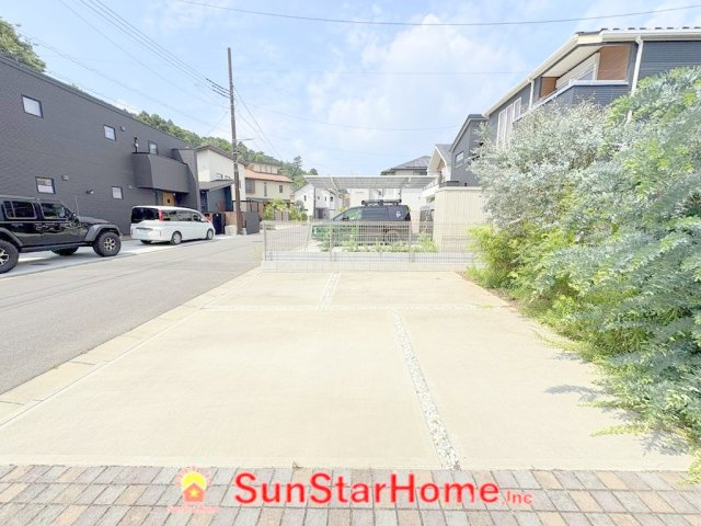 【サンスタホーム】西多摩郡瑞穂町高根　築浅中古　注文住宅の駐車場