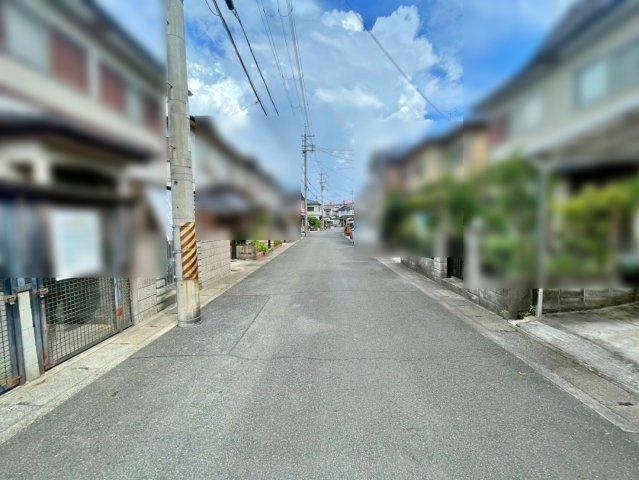 売土地　大井町並河坂井の前面道路含む現地写真