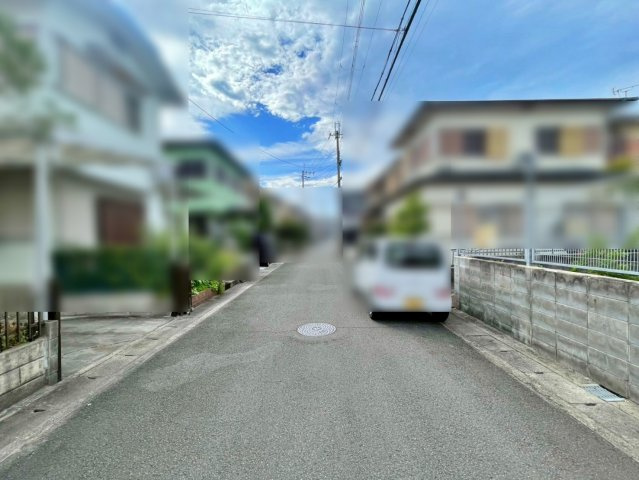 売土地　大井町並河坂井の前面道路含む現地写真