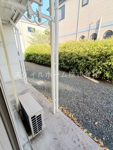 フレグランス一本木Bの駐車場