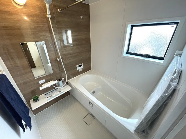 【浴室】 | 練馬区貫井4丁目　新築一戸建住宅（成増店） | 1坪タイプ採用の広々浴室採用。心身ともに一日の疲れを癒しましょう☆