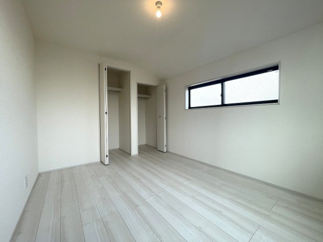 【洋室】 | 練馬区貫井4丁目　新築一戸建住宅（成増店） | 3階5.8帖の洋室。各居室収納ございます。